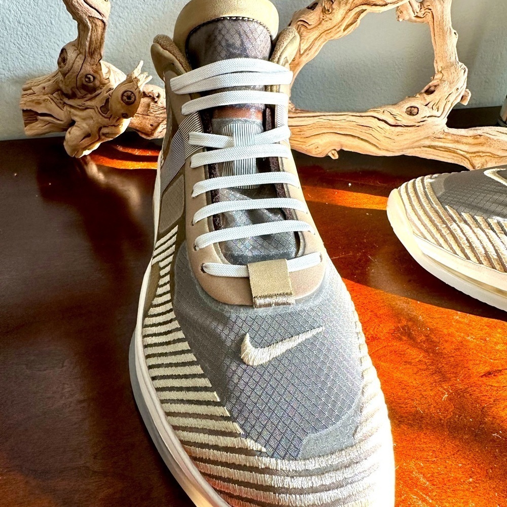 John Elliott x Nike LeBron Icon QS Parachute Beige - Picture 4 of 7